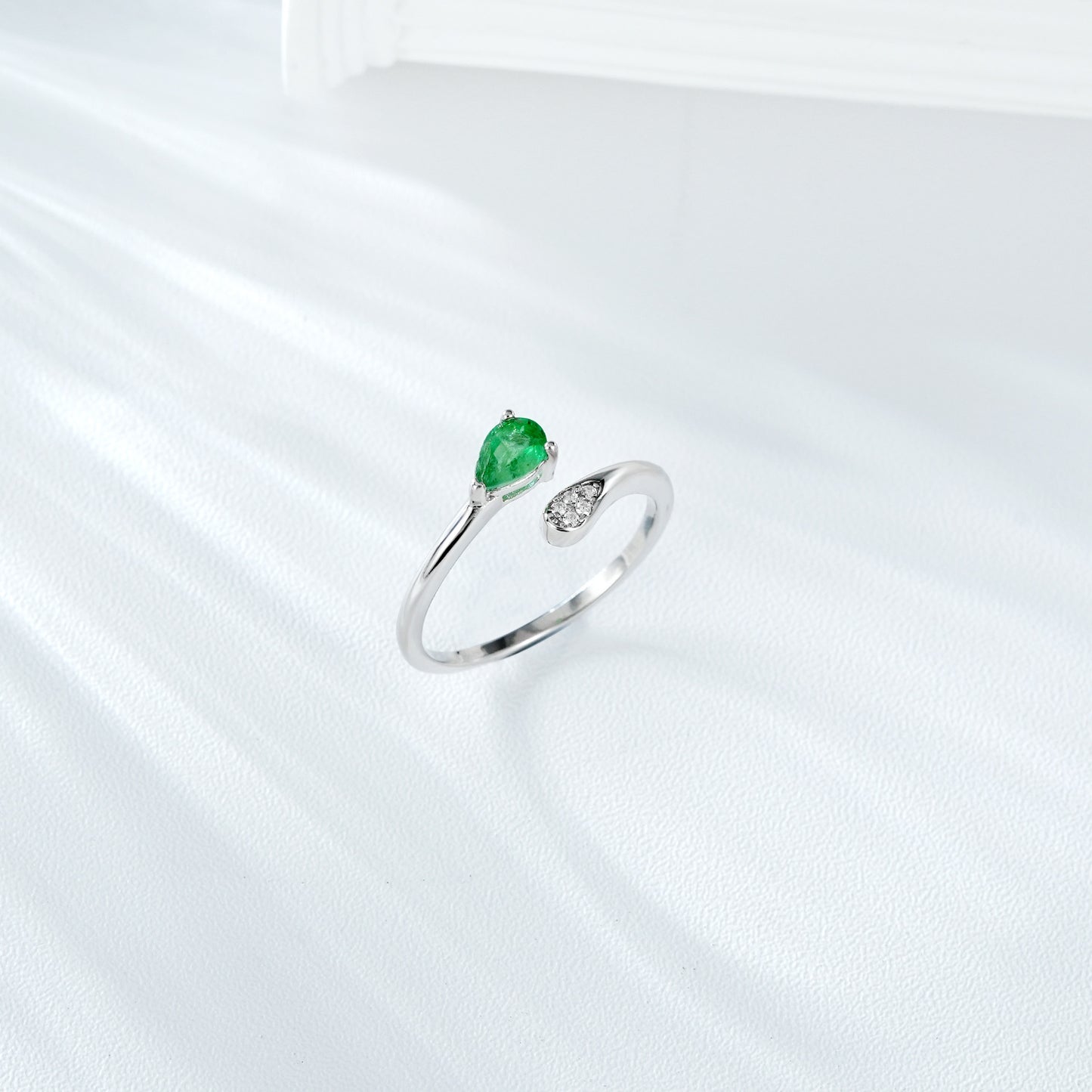 Emerald Adjustable Ring — Minimal 925 Silver Everyday